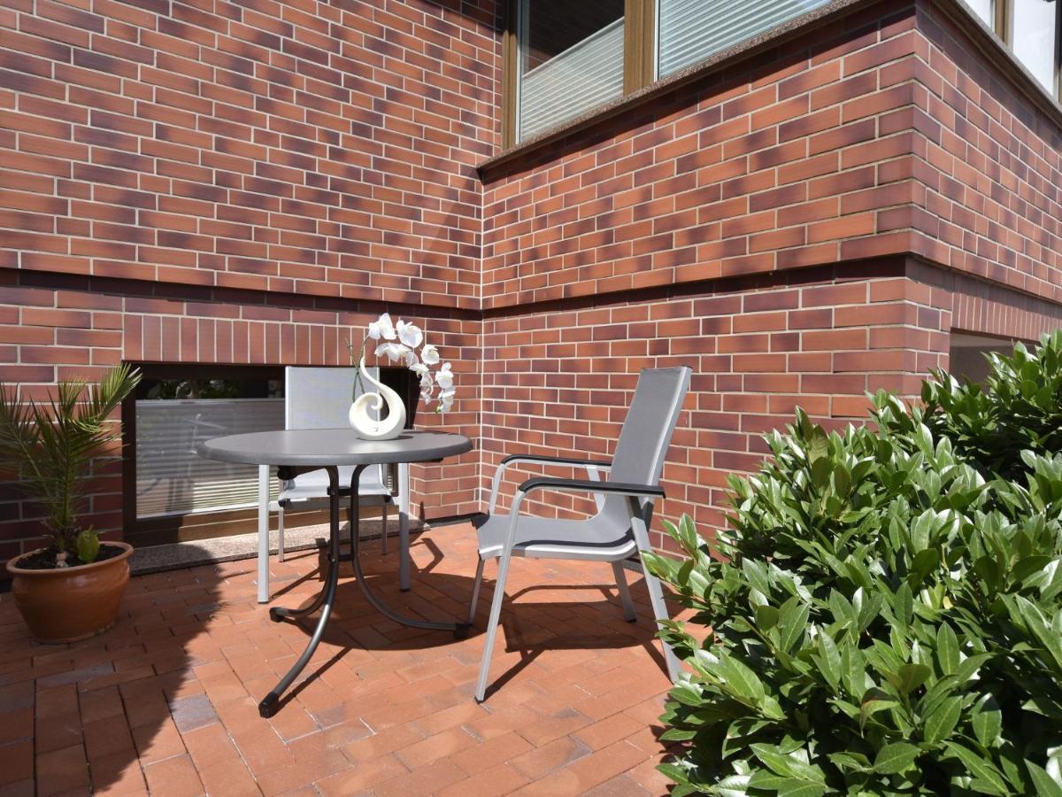 Modern Apartment In Kroepelin With Garden Bilik gambar