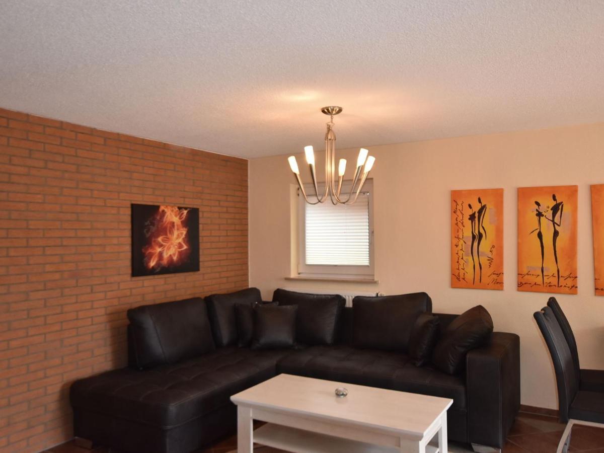 Modern Apartment In Kroepelin With Garden Bilik gambar
